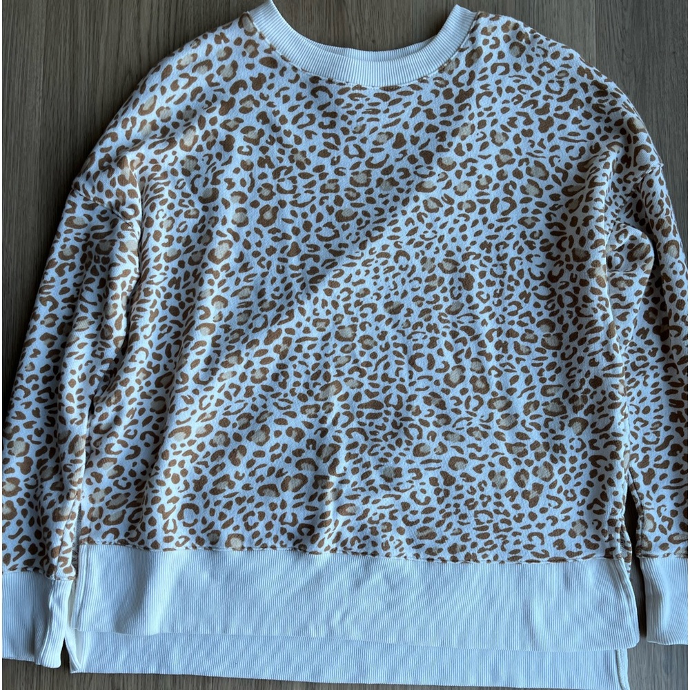 Women leopard sweatshirt size medium by time and tru